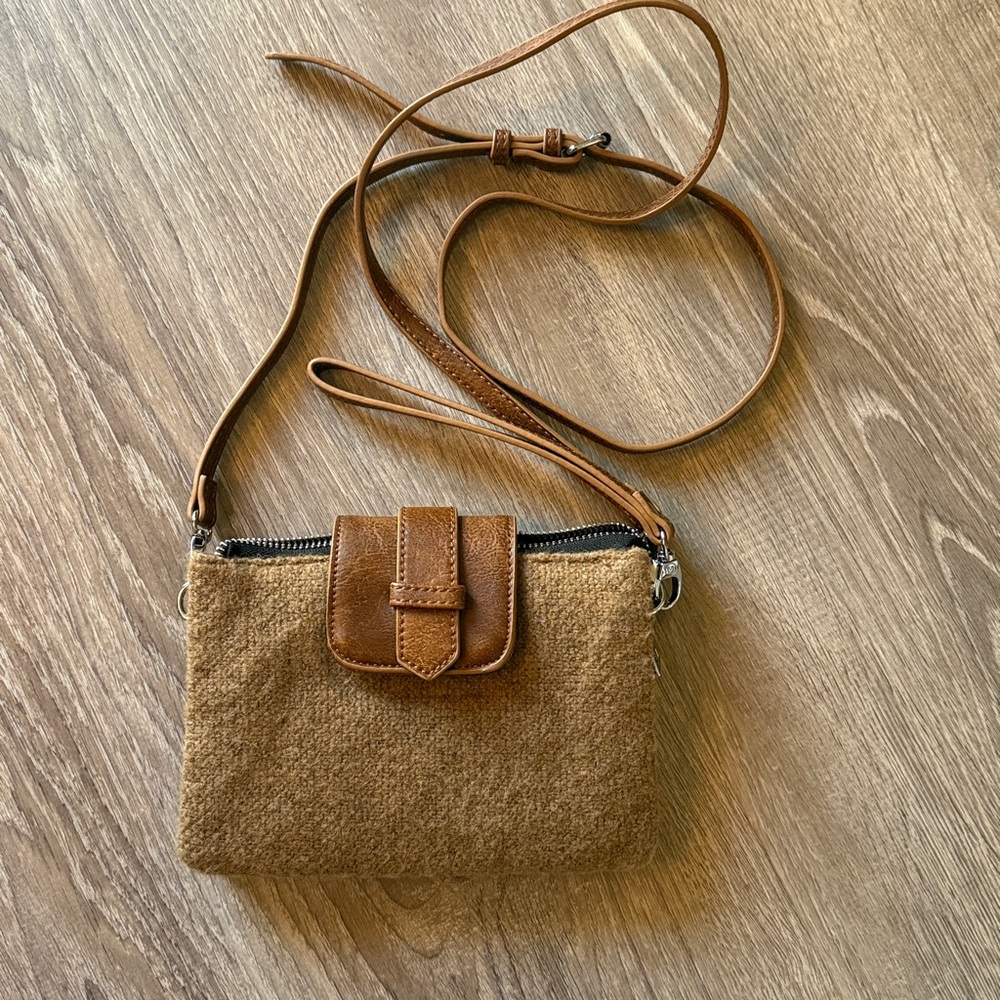 Coco and Carmen Jillian Crossbody Purse Wristlet